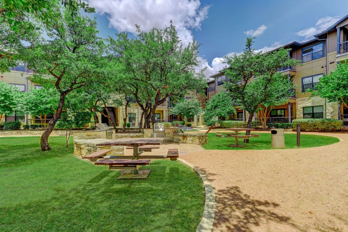 Shavano Oaks